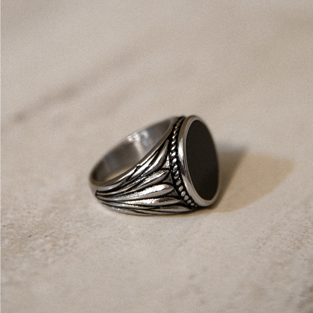 18k Silver Onyx Ring